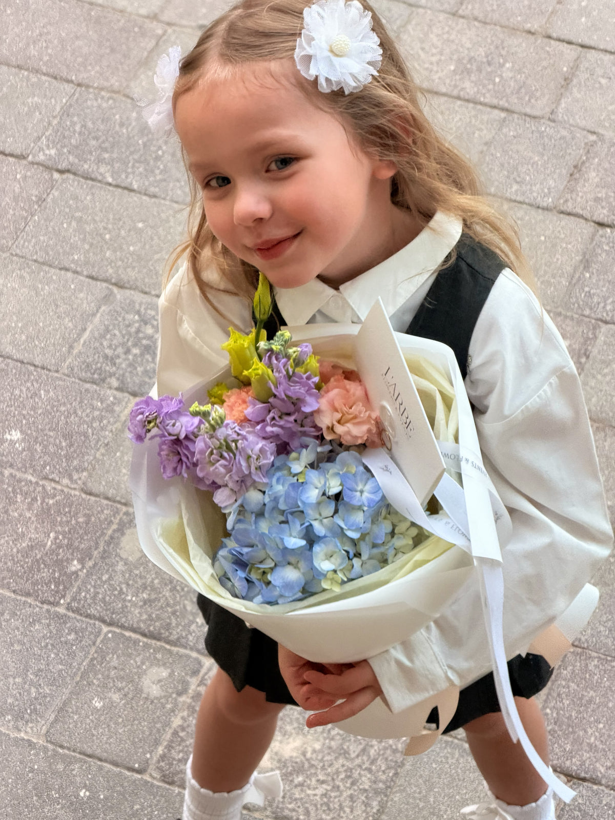 FLOWERS BOUQUET WITH BLUE HYDRANGEA