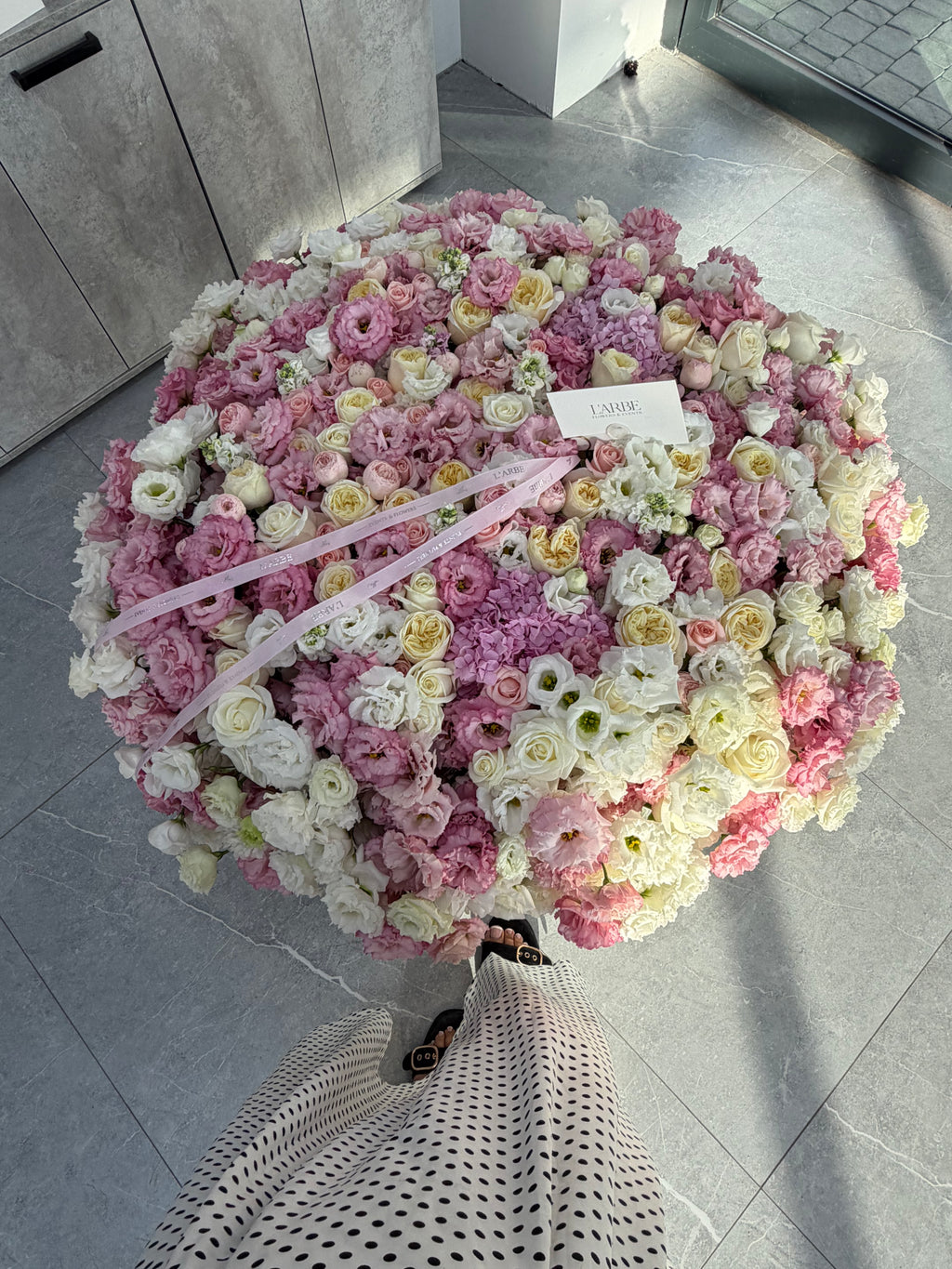 HUGE FLOWERS BOX WITH ROSES AND EUSTOMA
