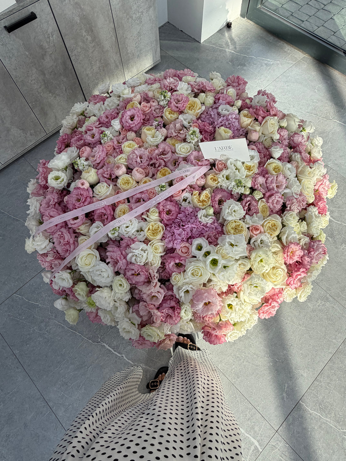 HUGE FLOWERS BOX WITH ROSES AND EUSTOMA