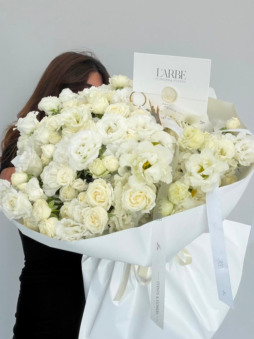 WHITE FLOWERS BOUQUET WITH ROSES