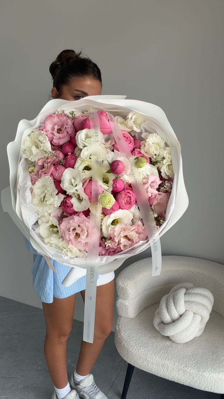 FLOWERS BOUQUET WITH EUSTOMA AND ROSES