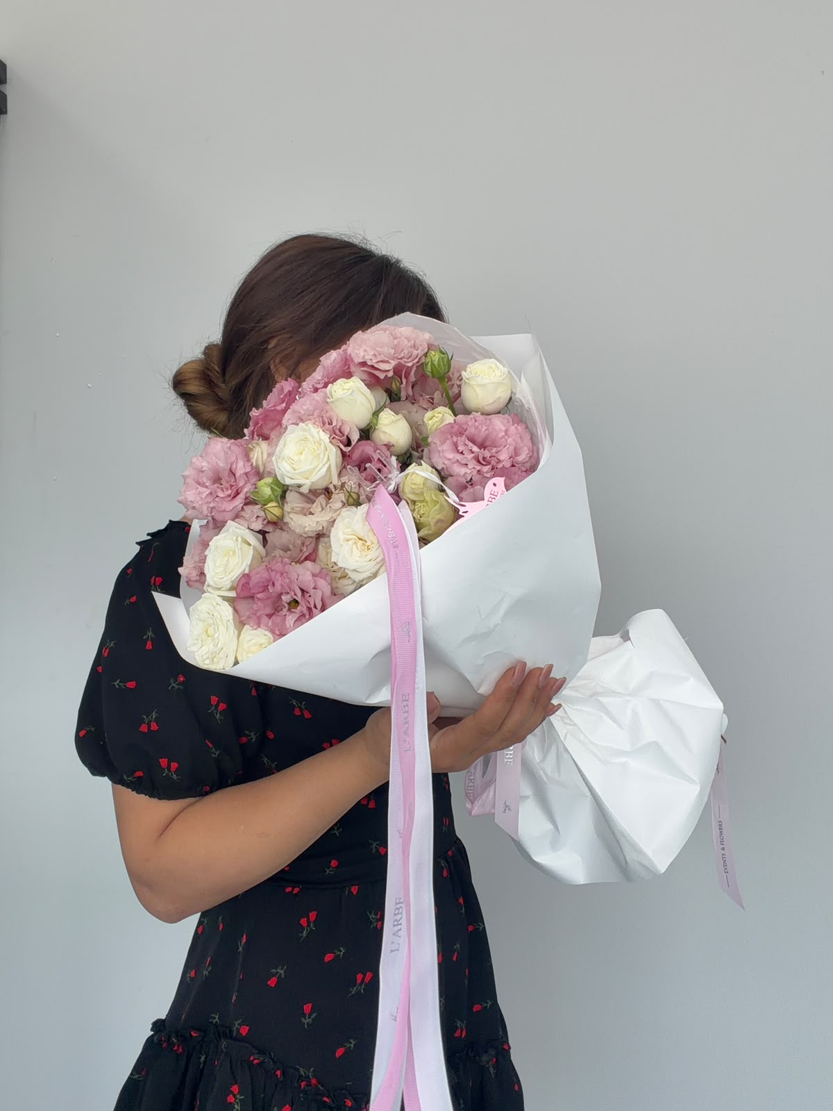 FLOWERS BOUQUET WITH ROSES AND EUSTOMA
