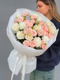 Flower bouqet with roses