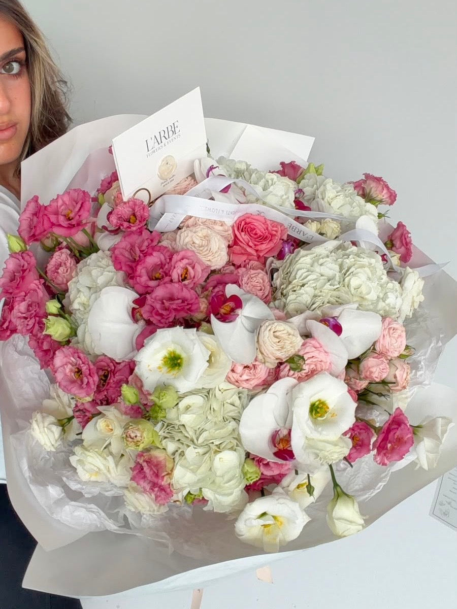 WOW-FLOWERS MIX WITH HYDRANGEAS
