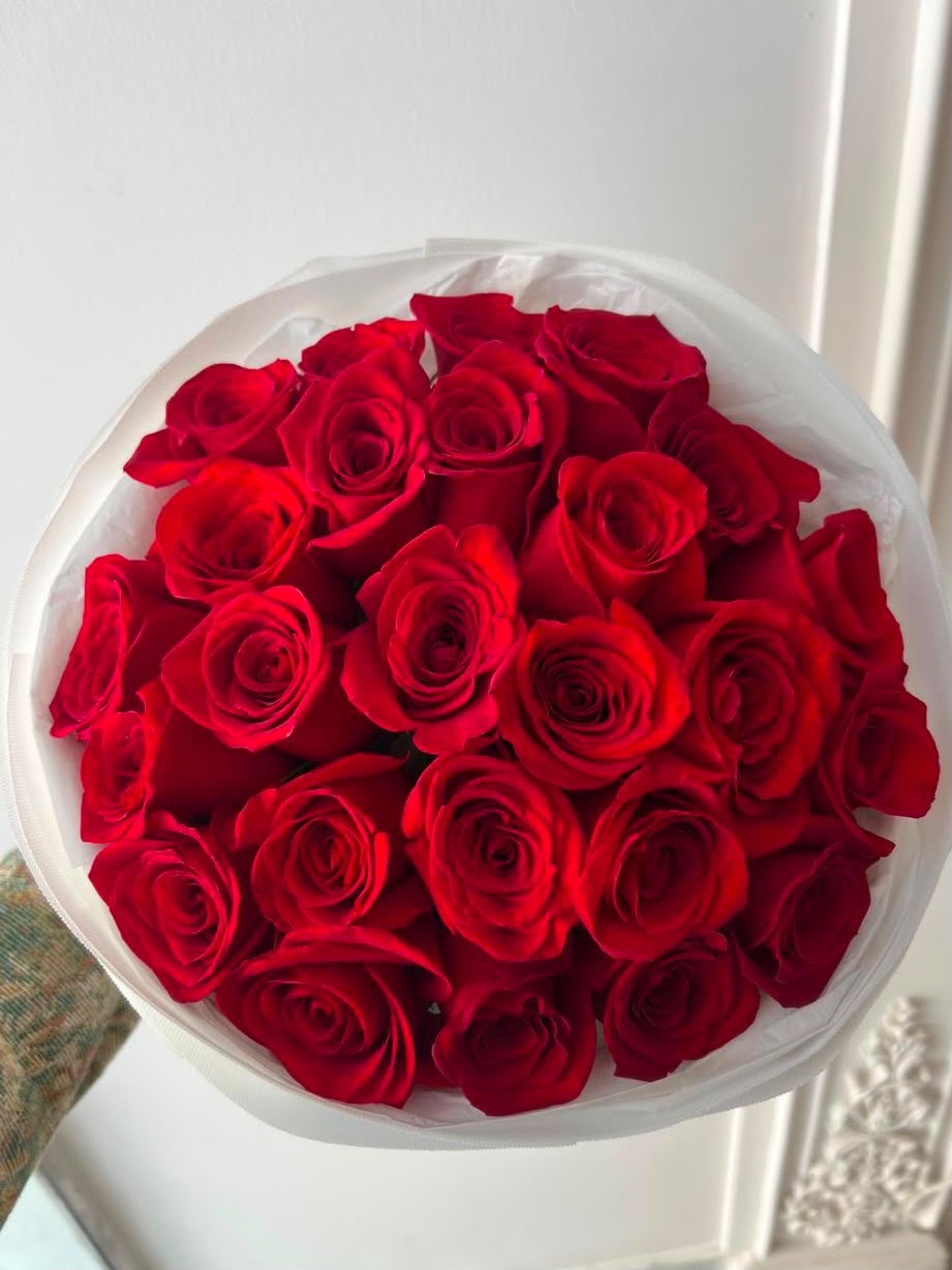FLOWERS BOUQUET WITH RED ROSES 27 PCS