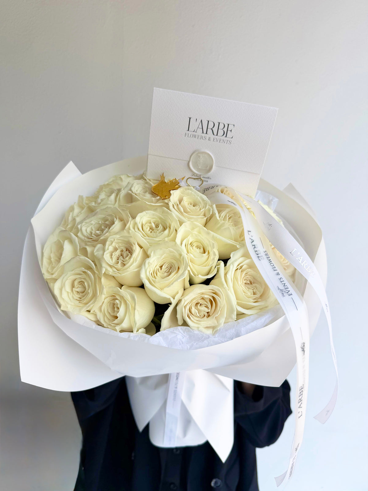 FLOWERS BOUQUET WITH WHITE ROSES