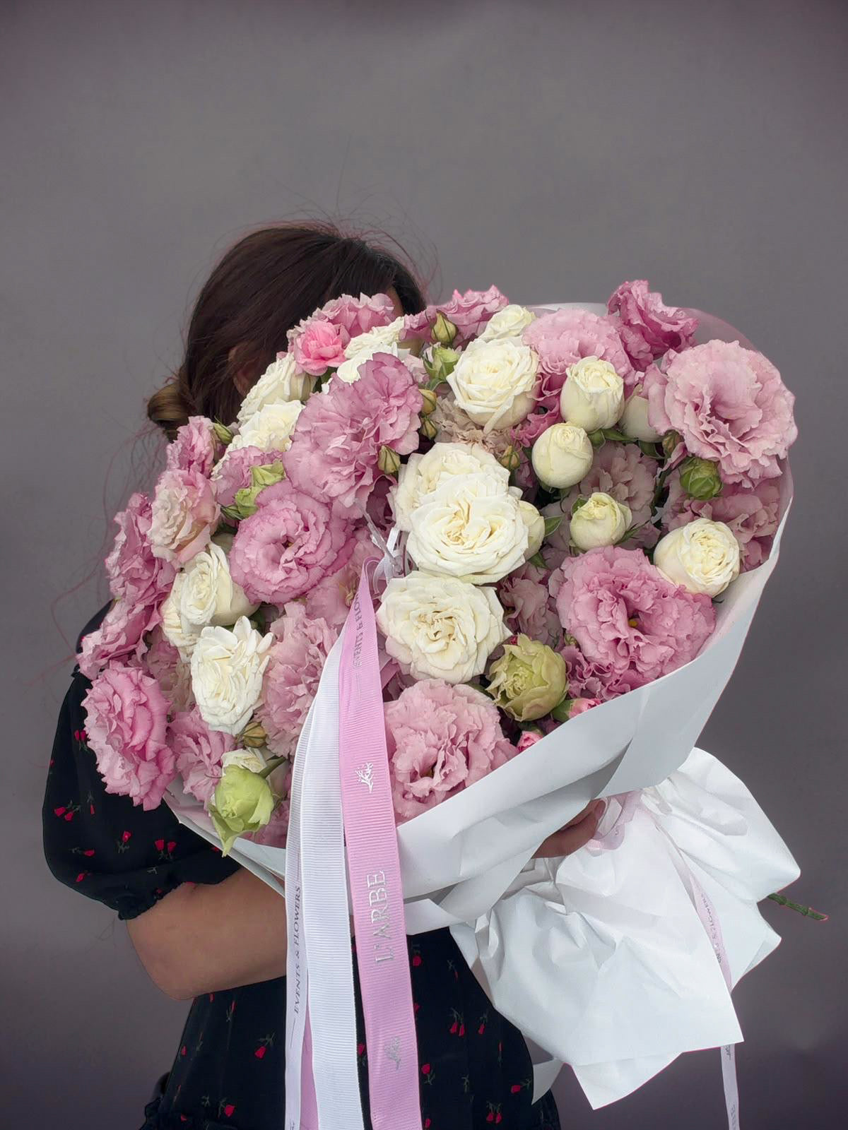 FLOWERS BOUQUET WITH ROSES AND EUSTOMS