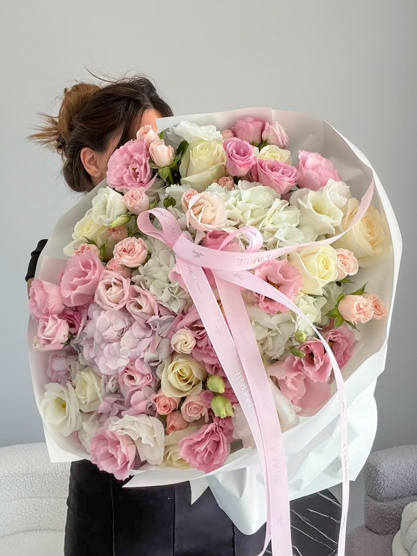 FLOWERS BOUQUET WITH HYDRANGEA “CASHMERE”