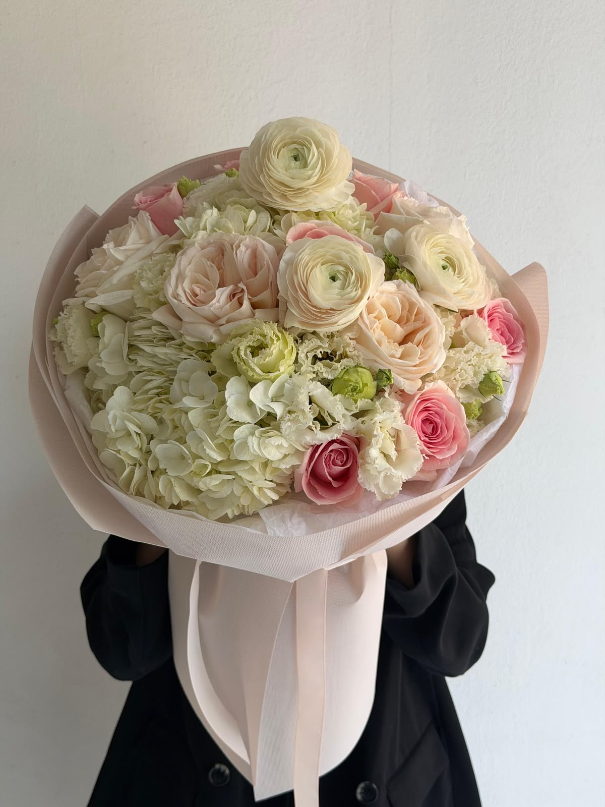 FLOWERS BOUQUET WITH HYDRANGEAS “HANEEN”