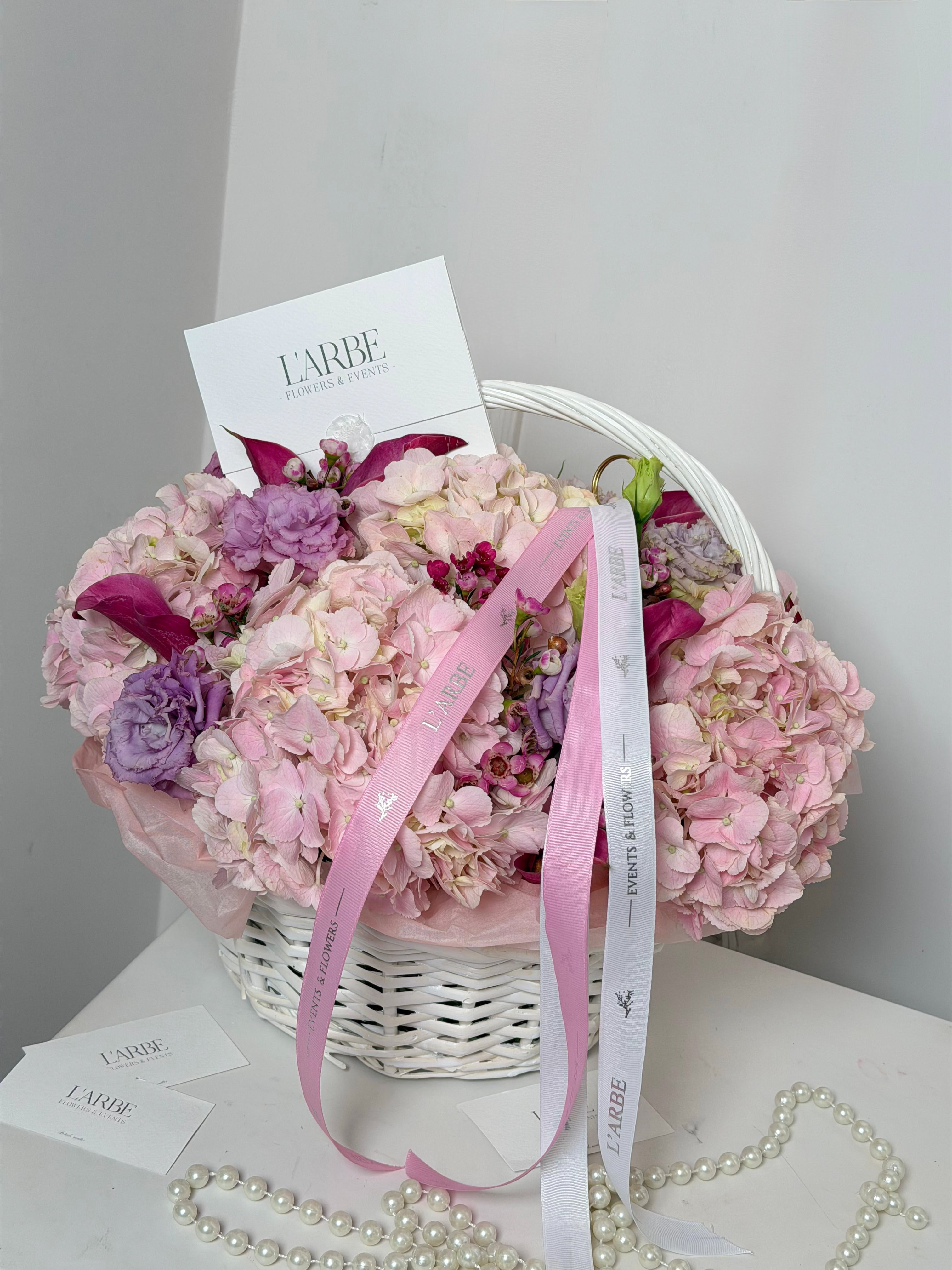 BASKET FLOWERS WITH HYDRANGEAS “VELVET”