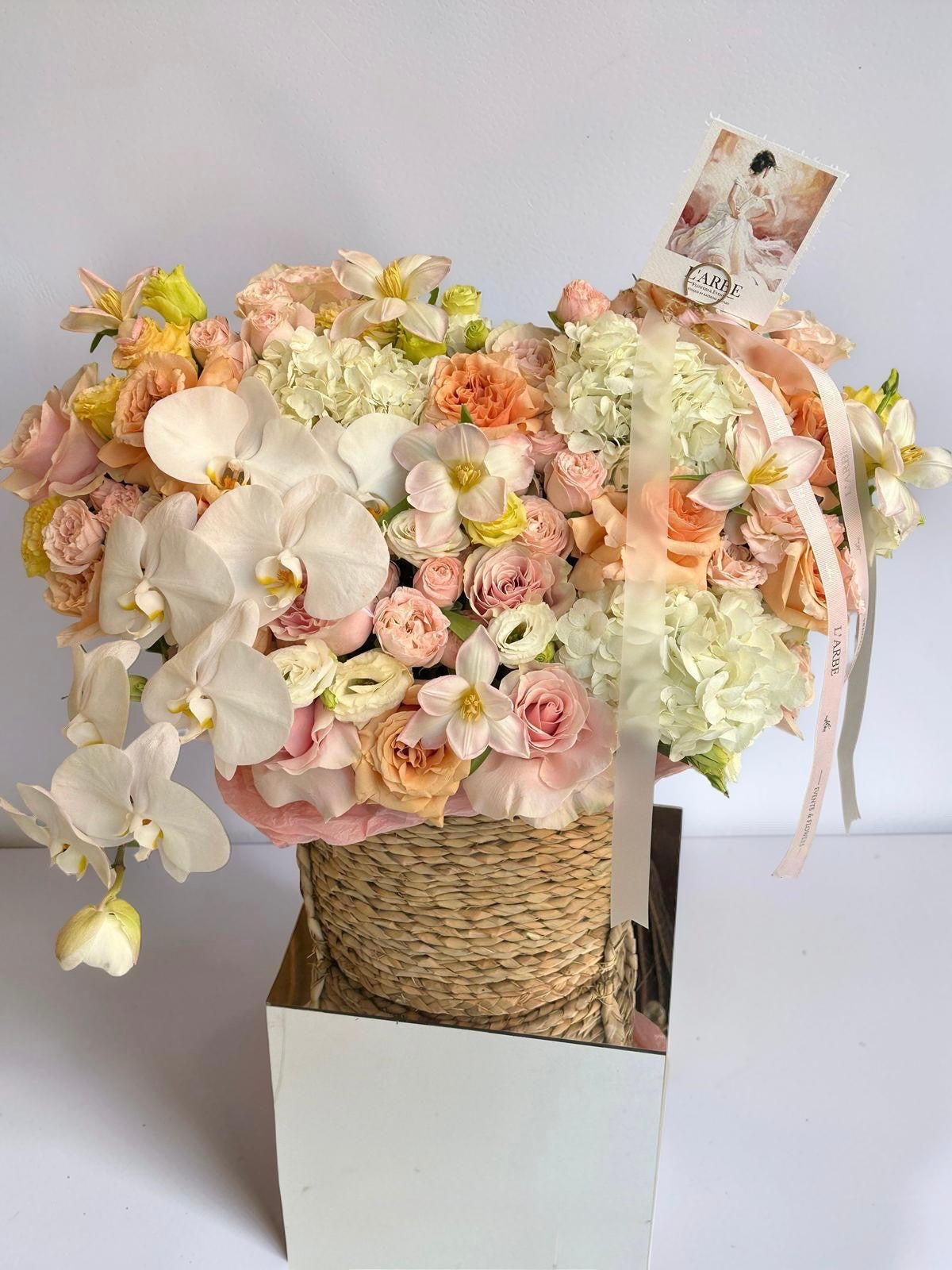 BASKET IN PEACH SHADE