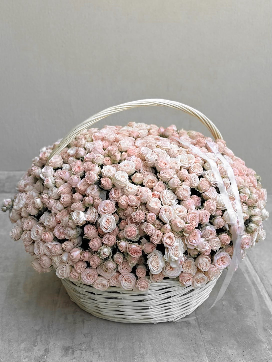 FLOWERS BASKET WITH BOMBASTIC
