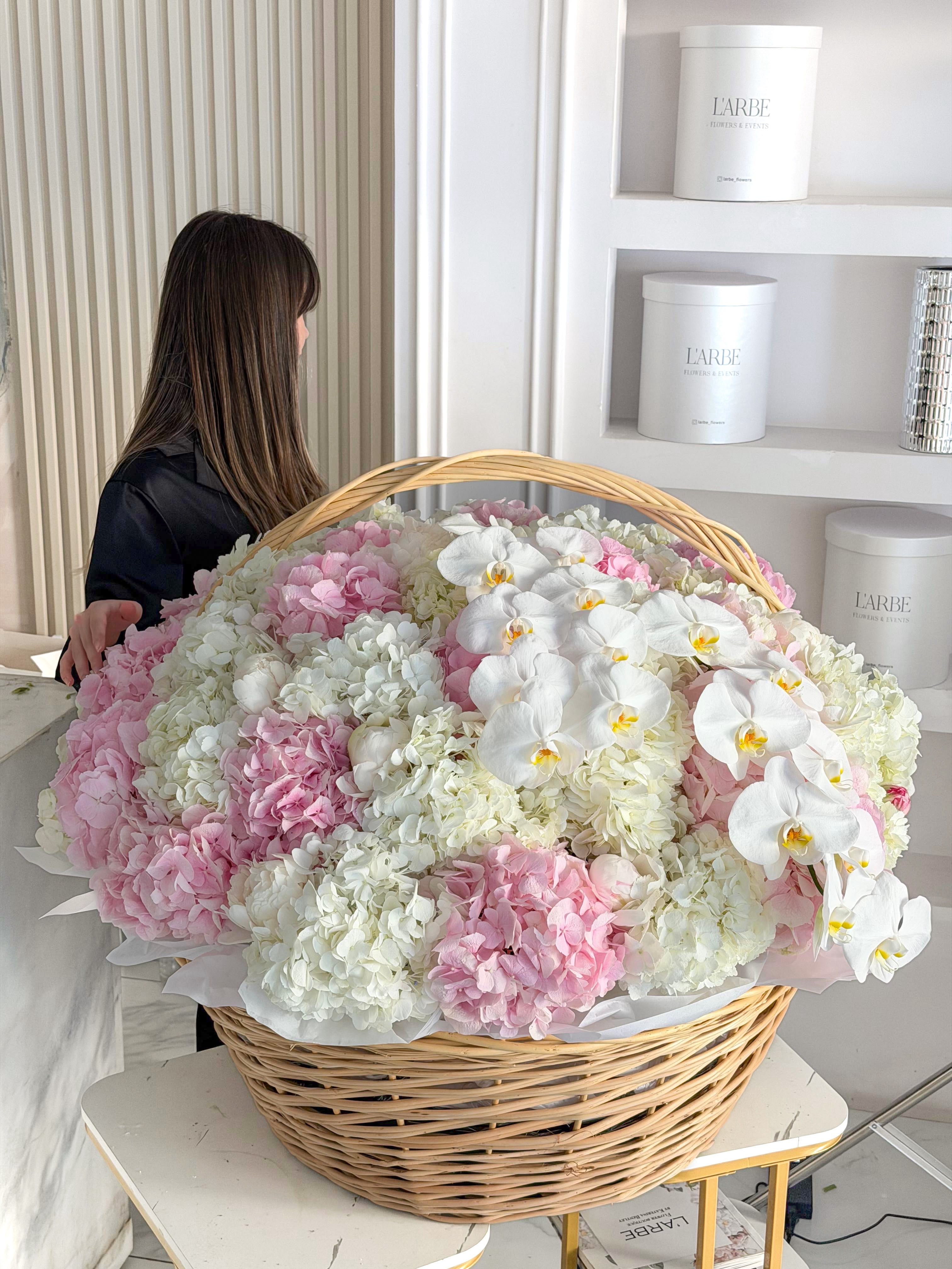 BASKET FLOWERS MIX HYDRANGEAS “ESENCIA”