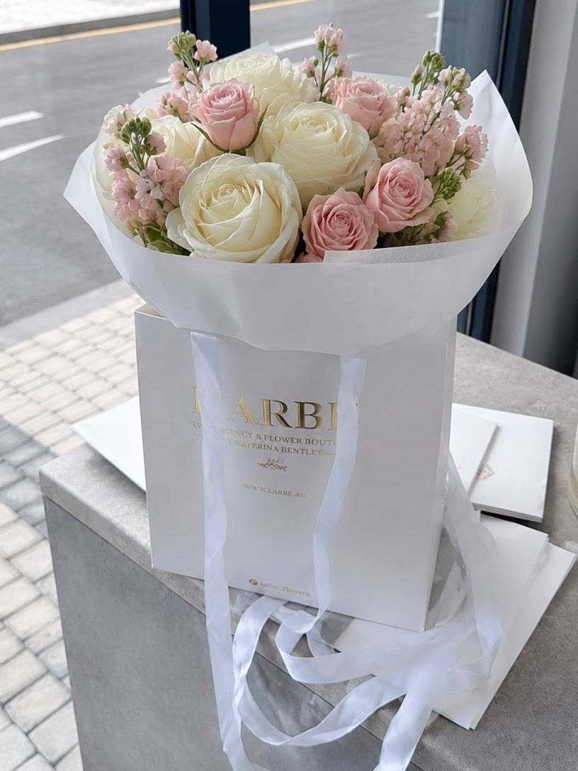 FLOWERS BOUQUET WITH ROSES AND MATTHIOLA