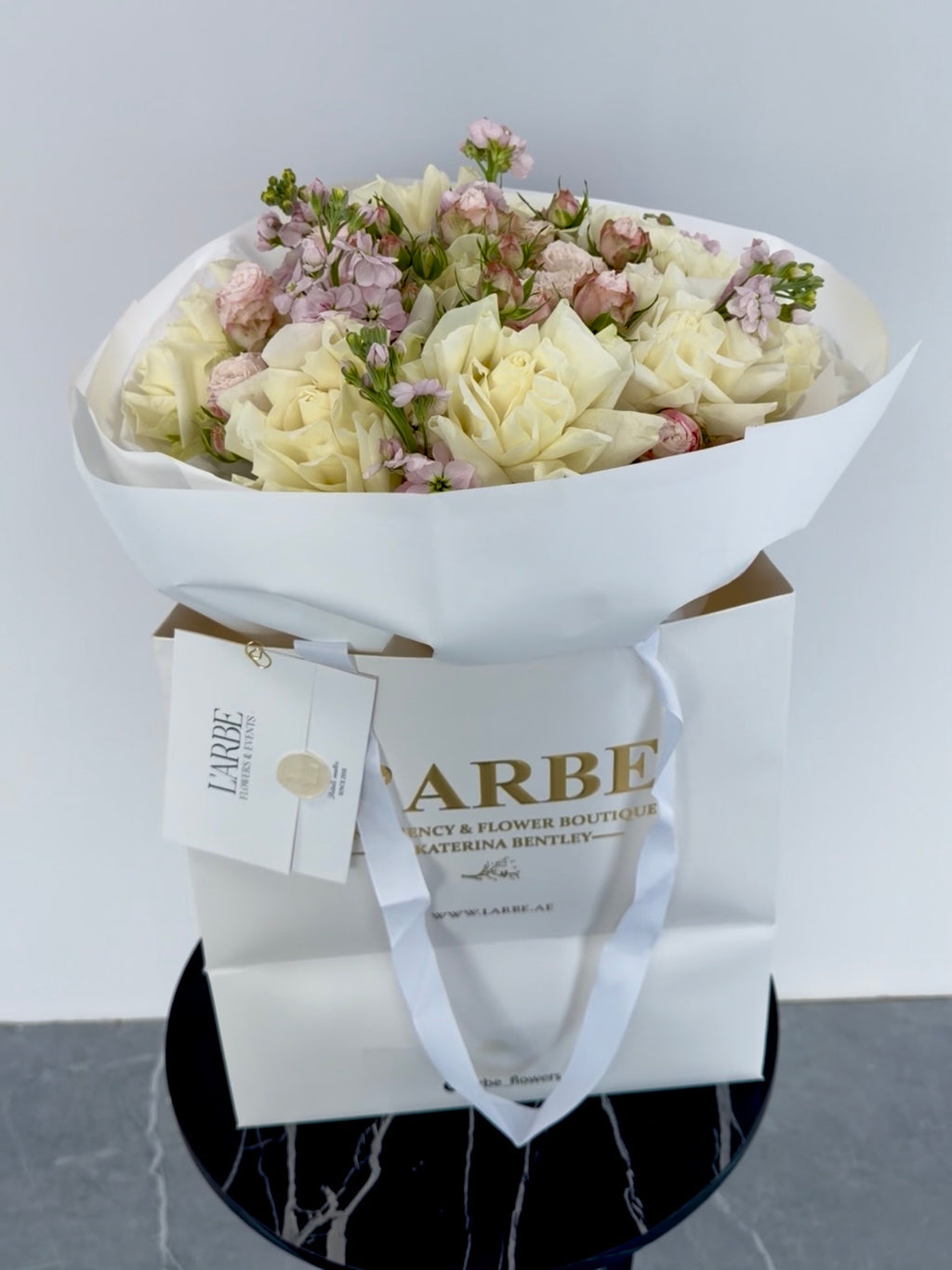 FLOWERS BOUQUET WITH ROSES AND MATTHIOLA