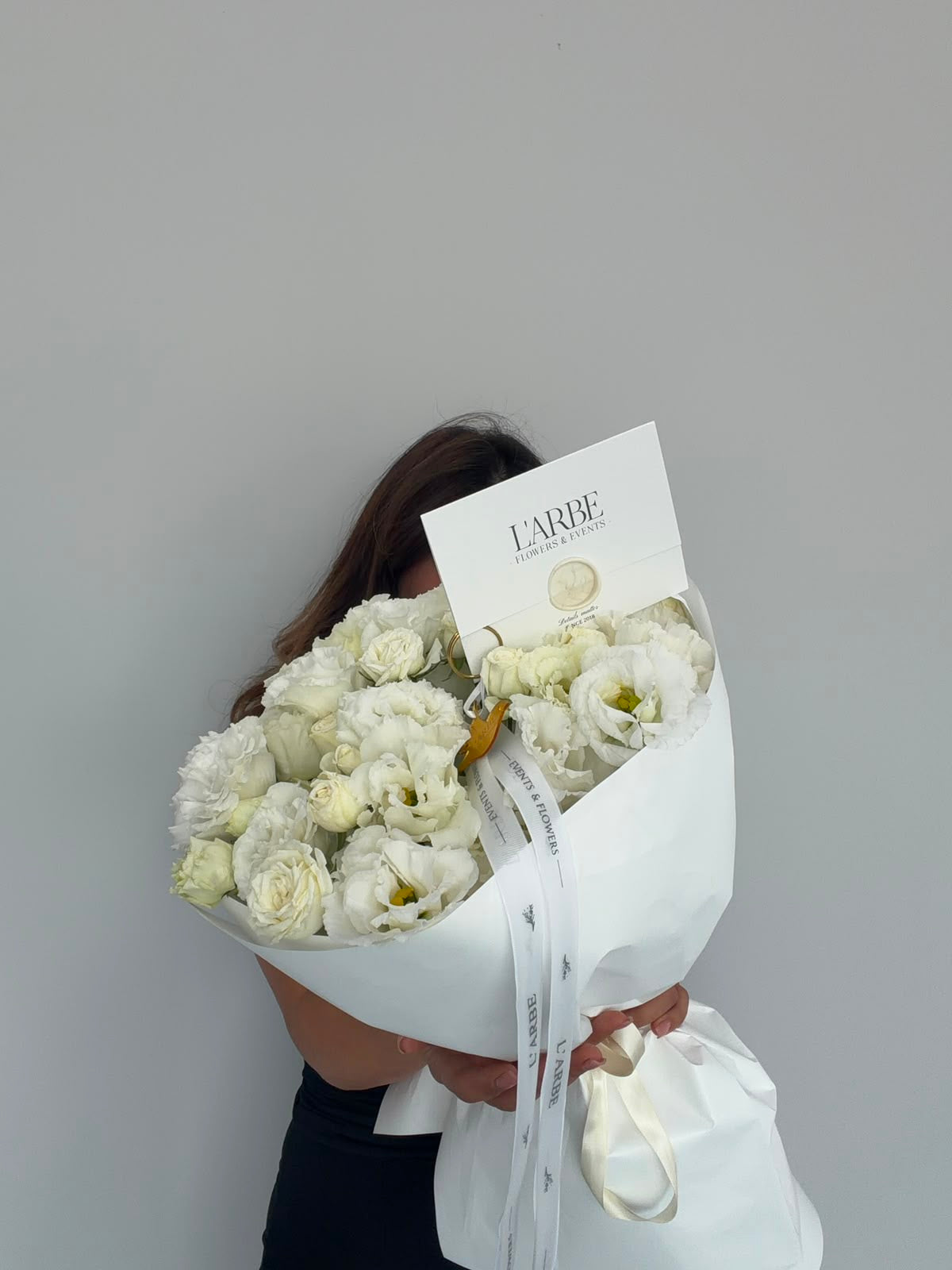 WHITE FLOWERS MIX IN BOUQUET