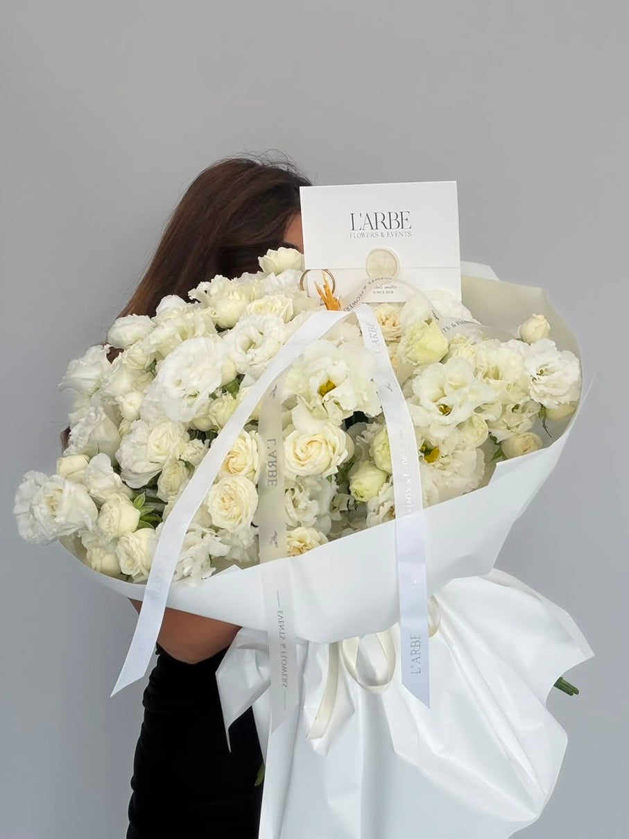 WHITE FLOWERS BOUQUET WITH ROSES
