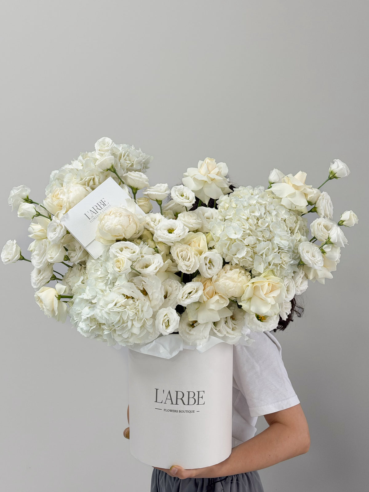 WHITE FLOWERS BOX WITH PEONY AND HYDRANGEAS “TEEZER”
