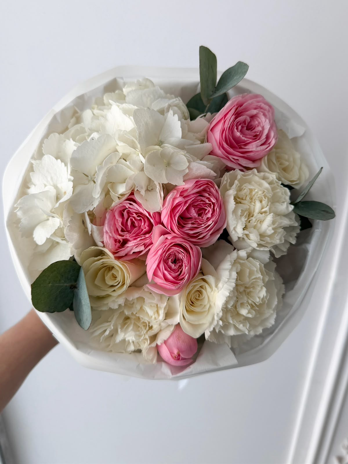 FLOWERS BOUQUET WITH ROSES AND HYDRANGEA “AVELINE”