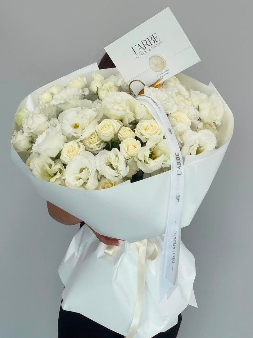 WHITE FLOWERS BOUQUET WITH ROSES