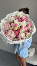 FLOWERS BOUQUET WITH EUSTOMA AND ROSES