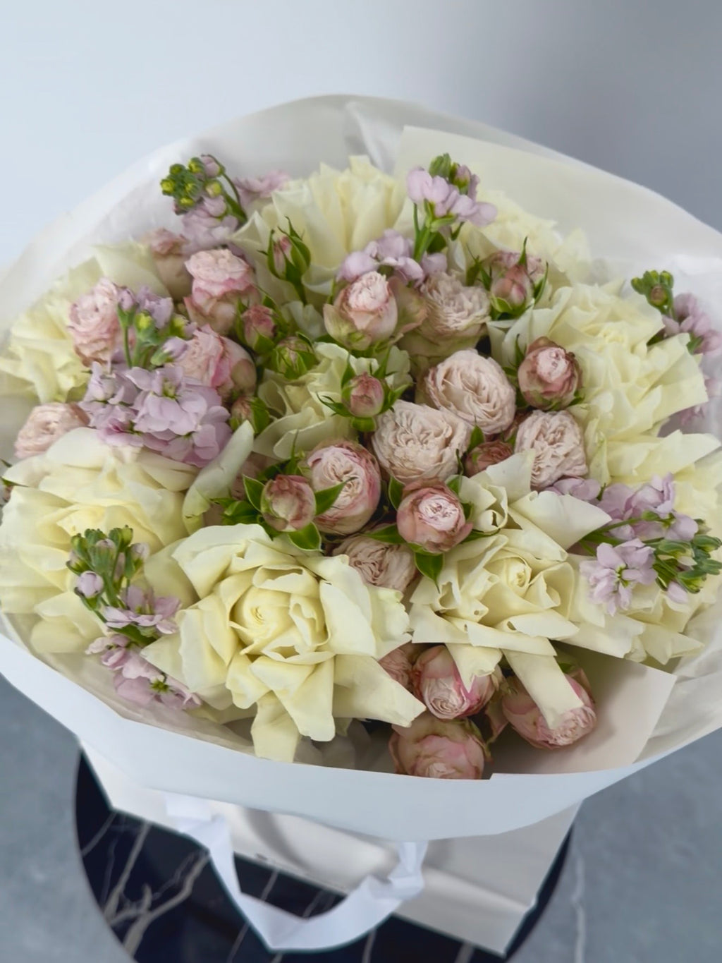 FLOWERS BOUQUET WITH ROSES AND MATTHIOLA