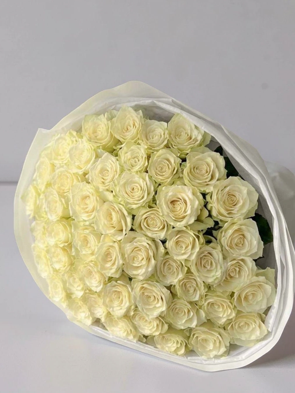 FLOWERS BOUQUET WITH WHITE ROSES 51 PCS