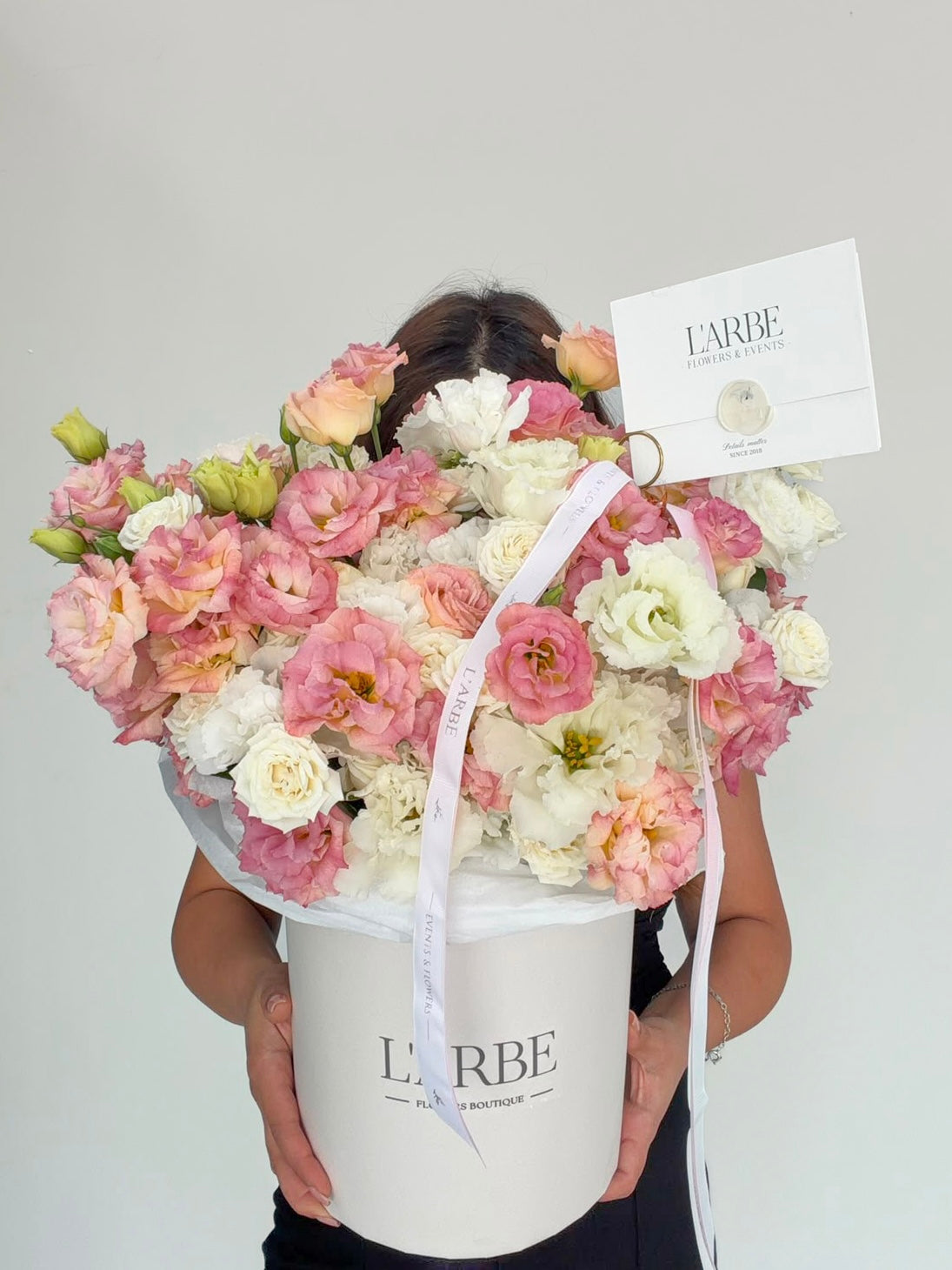 FLOWERS BOX WITH ROSES AND EUSTOMA