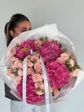 FLOWERS BOUQUET WITH ROSES AND HYDRANGEAS