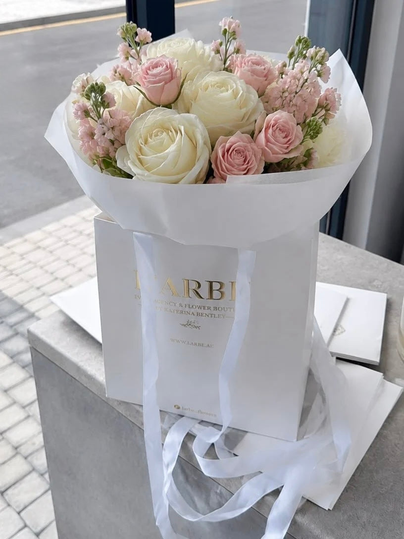 FLOWERS BOUQUET WITH ROSES AND MATTHIOLA