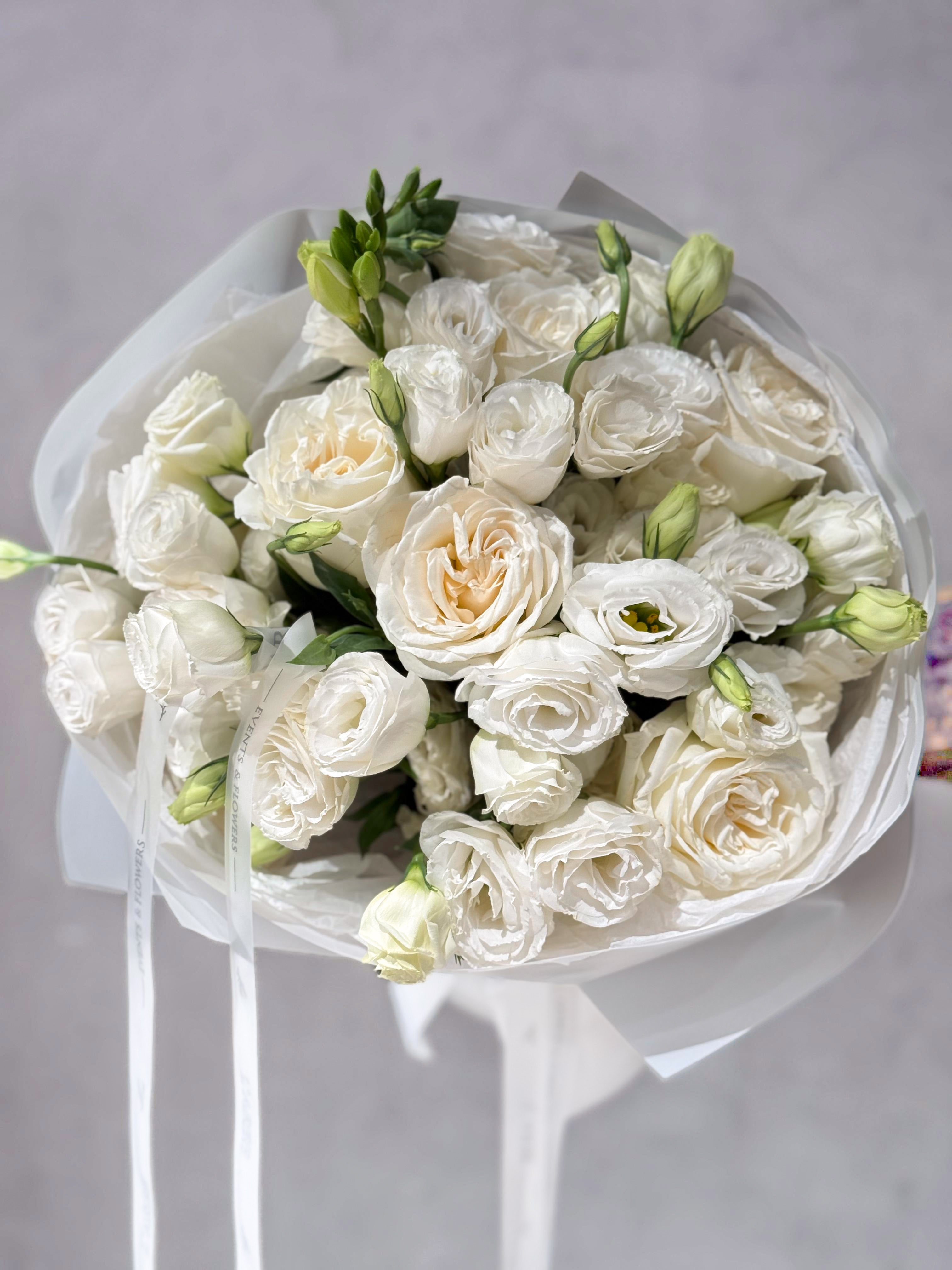 WHITE FLOWER MIX