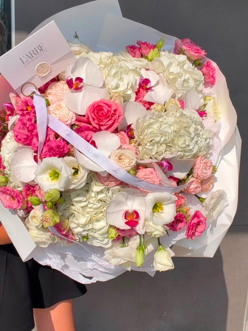 WOW-FLOWERS MIX WITH HYDRANGEAS