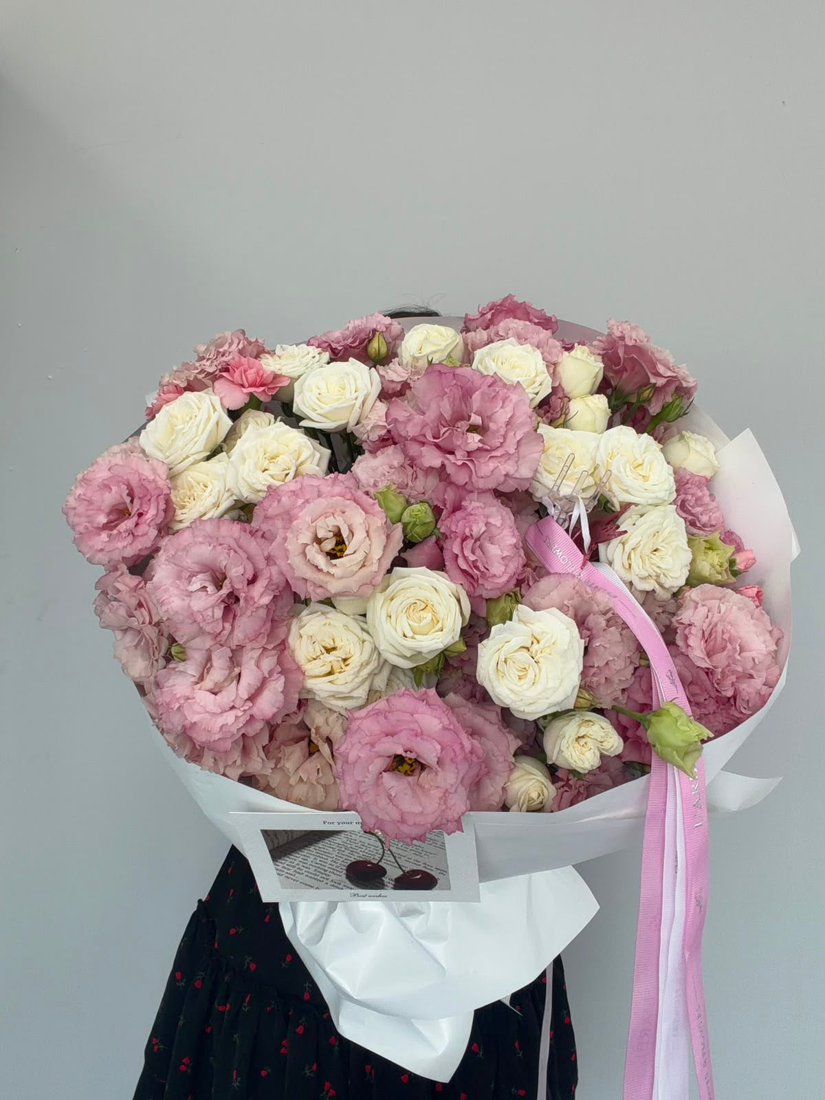 FLOWERS BOUQUET WITH ROSES AND EUSTOMS