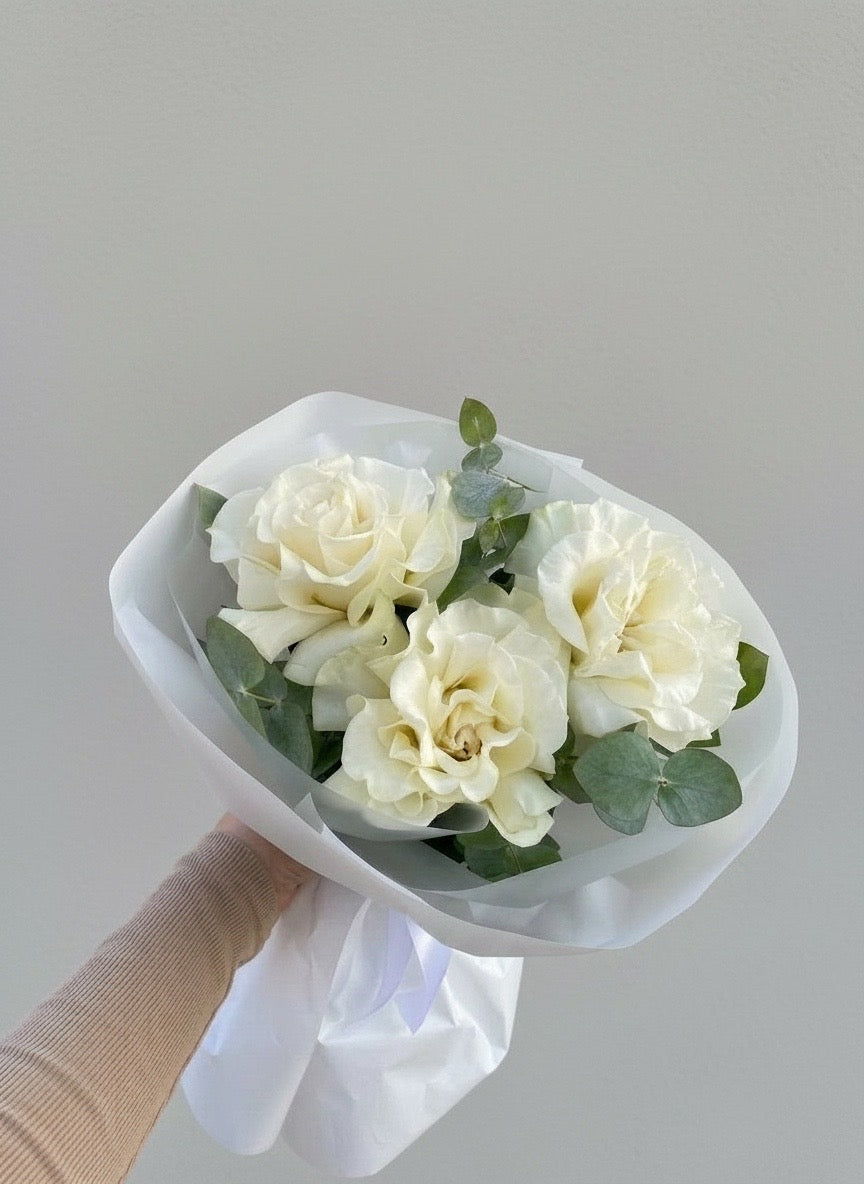 FLOWERS BOUQUET WITH ROSES AND EUCALYPTUS