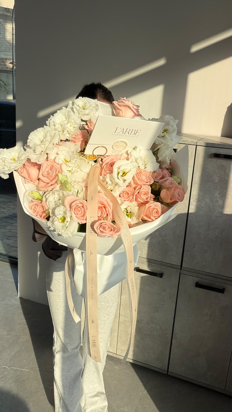 FLOWERS BOUQUET WITH ROSES