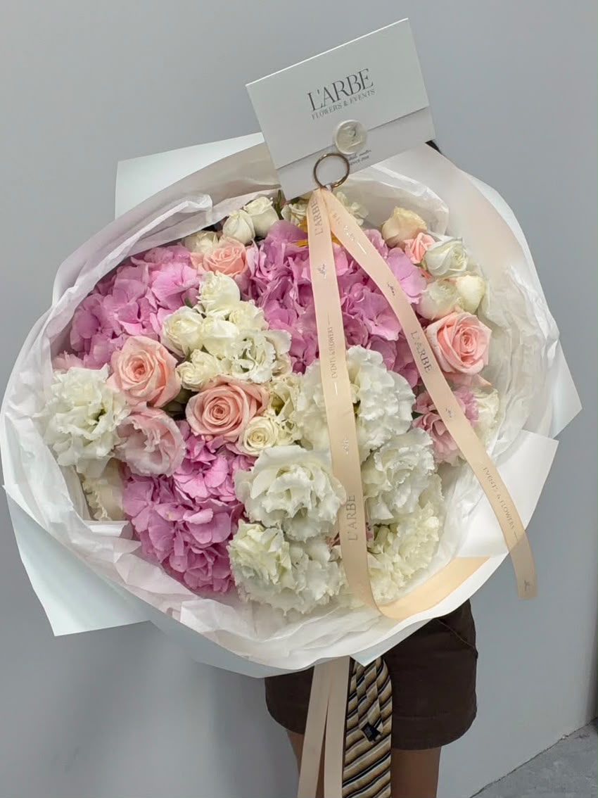 FLOWERS BOUQUET WITH HYDRANGEAS AND EUSTOMA