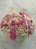 WOW BASKET WITH TENDER FLOWERS MIX