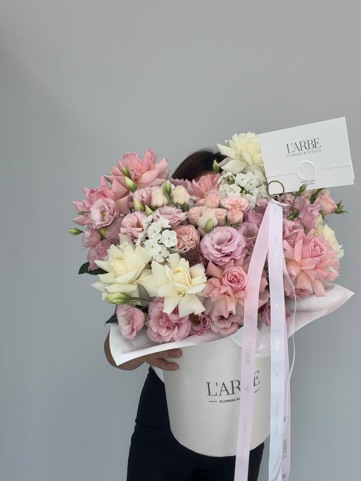 FLOWERS BOX WITH ROSES “TENDER PINK”