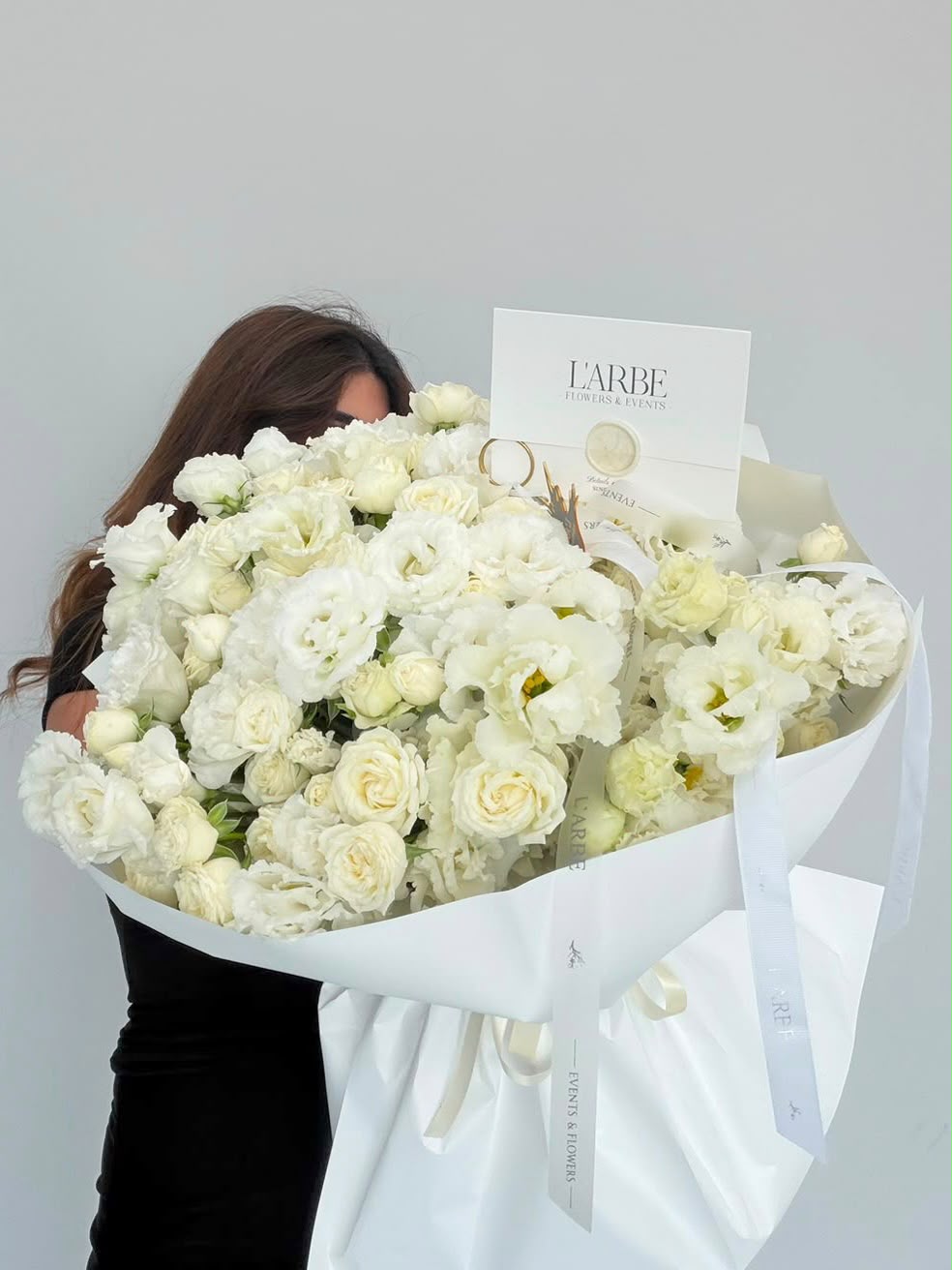 WHITE FLOWERS BOUQUET WITH ROSES