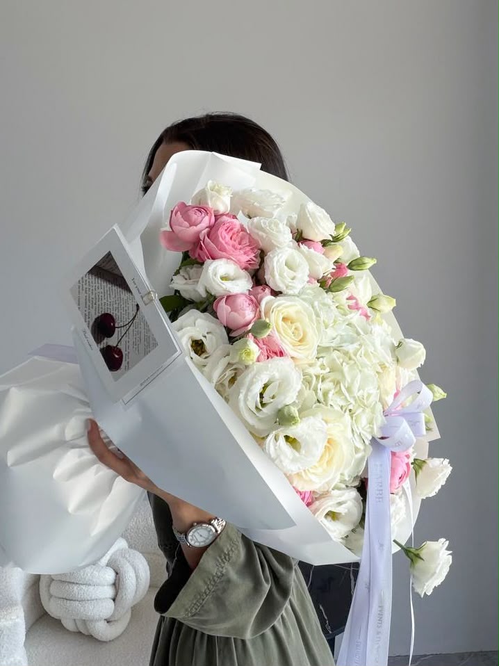 FLOWERS BOUQUET WITH HYDRANGEAS AND ROSES “ELYSSIA”