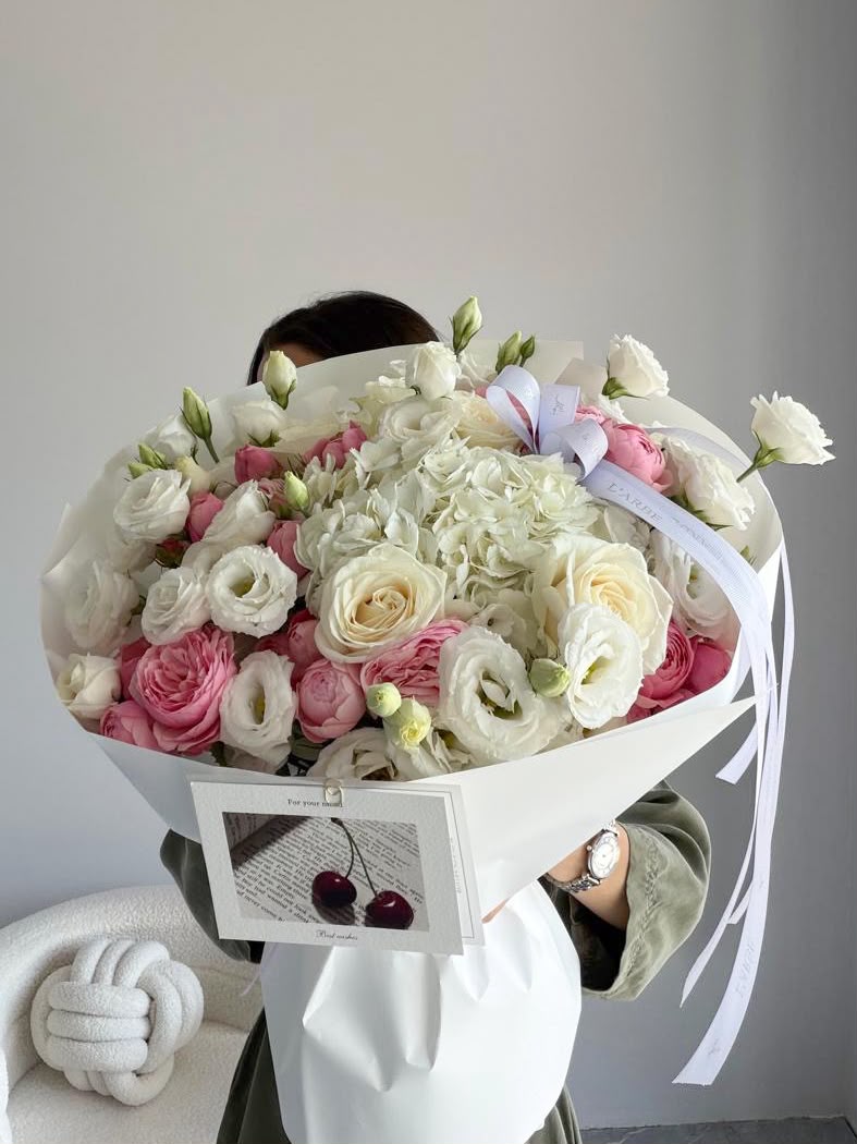 FLOWERS BOUQUET WITH HYDRANGEAS AND ROSES “ELYSSIA”
