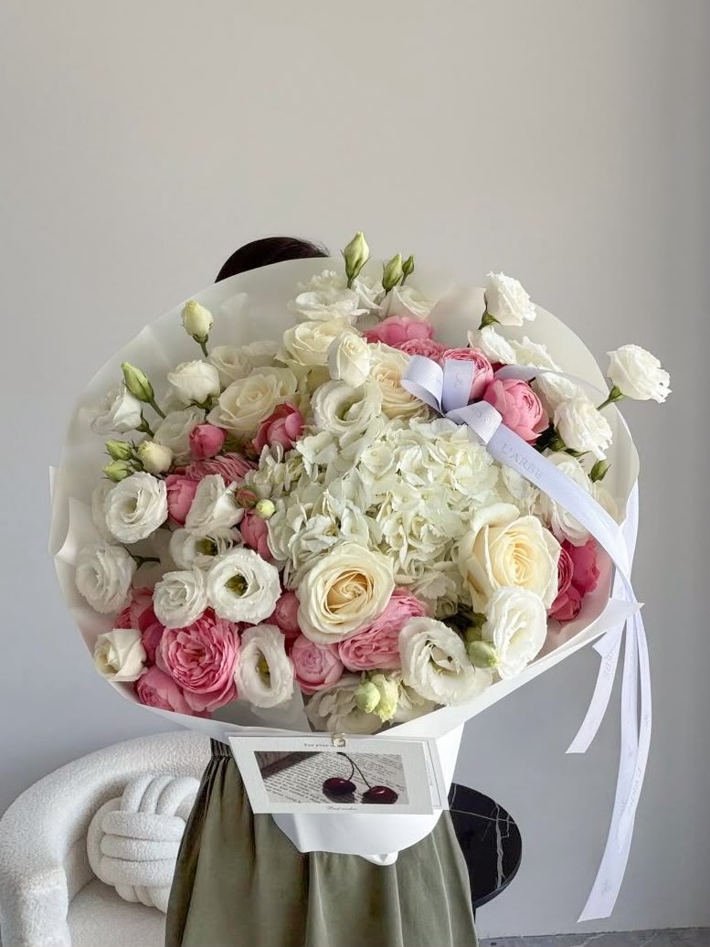FLOWERS BOUQUET WITH HYDRANGEAS AND ROSES “ELYSSIA”