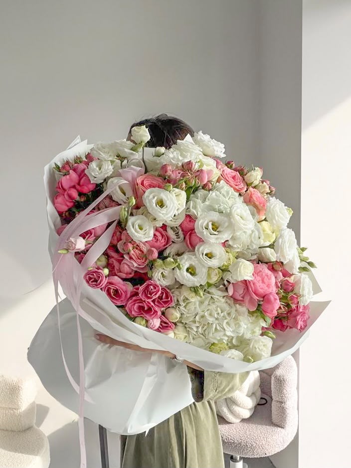 HUGE FLOWERS BOUQUET WITH EUSTOMA AND HYDRANGEAS