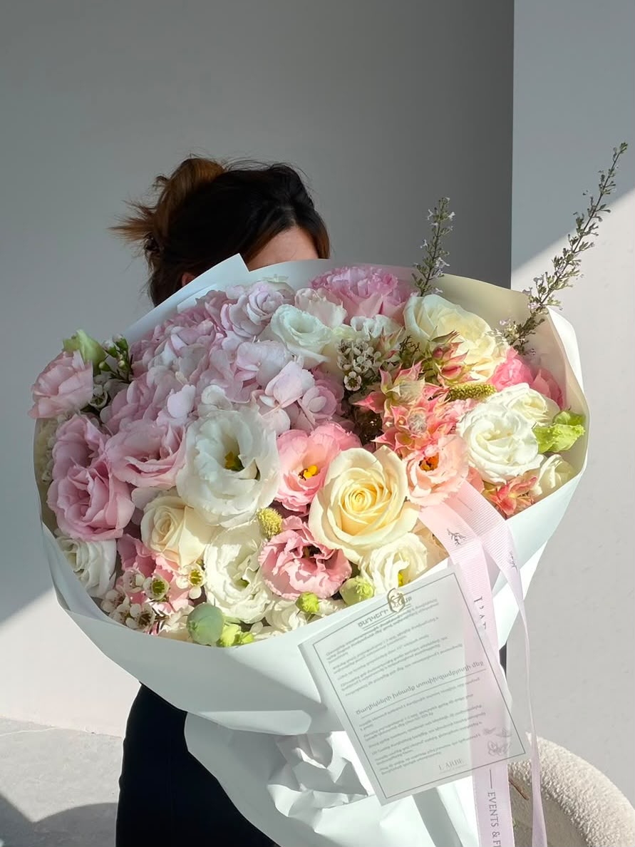 FLOWERS BOUQUET WITH ROSES AND EUSTOMA “CAPTIVATE”