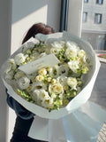 WHITE FLOWERS MIX WITH EUSTOMA