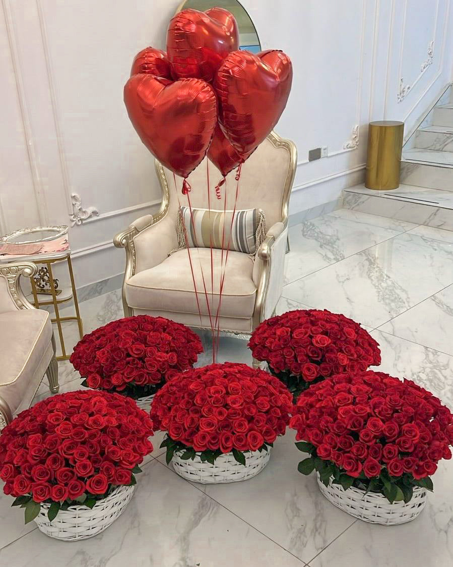FLOWERS BASKET WITH RED ROSES 1 PC