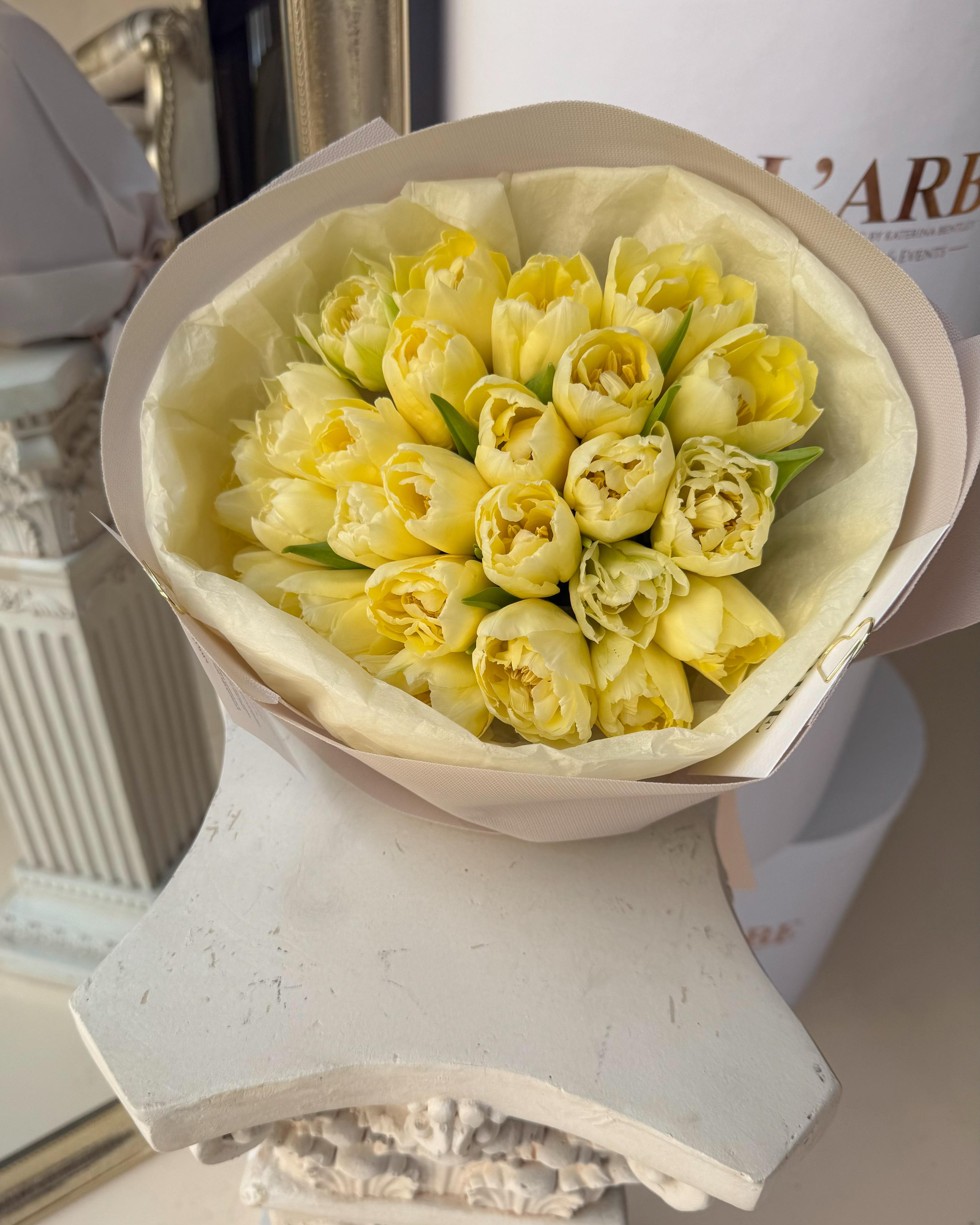 FLOWERS BOUQUET WITH 23 YELLOW DOUBLE TULIPS