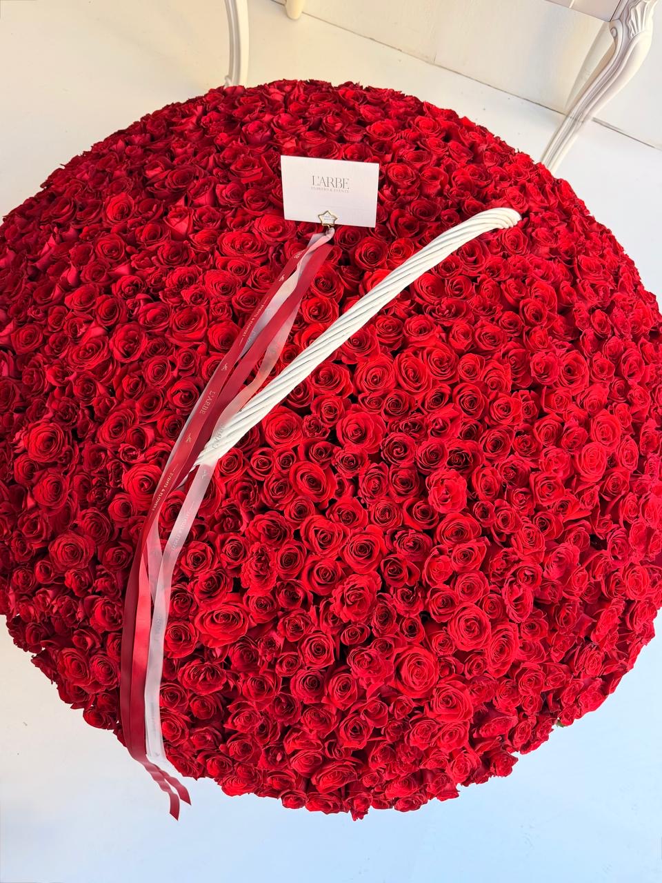 FLOWERS BASKET WITH RED STANDART ROSES 1001 PCS