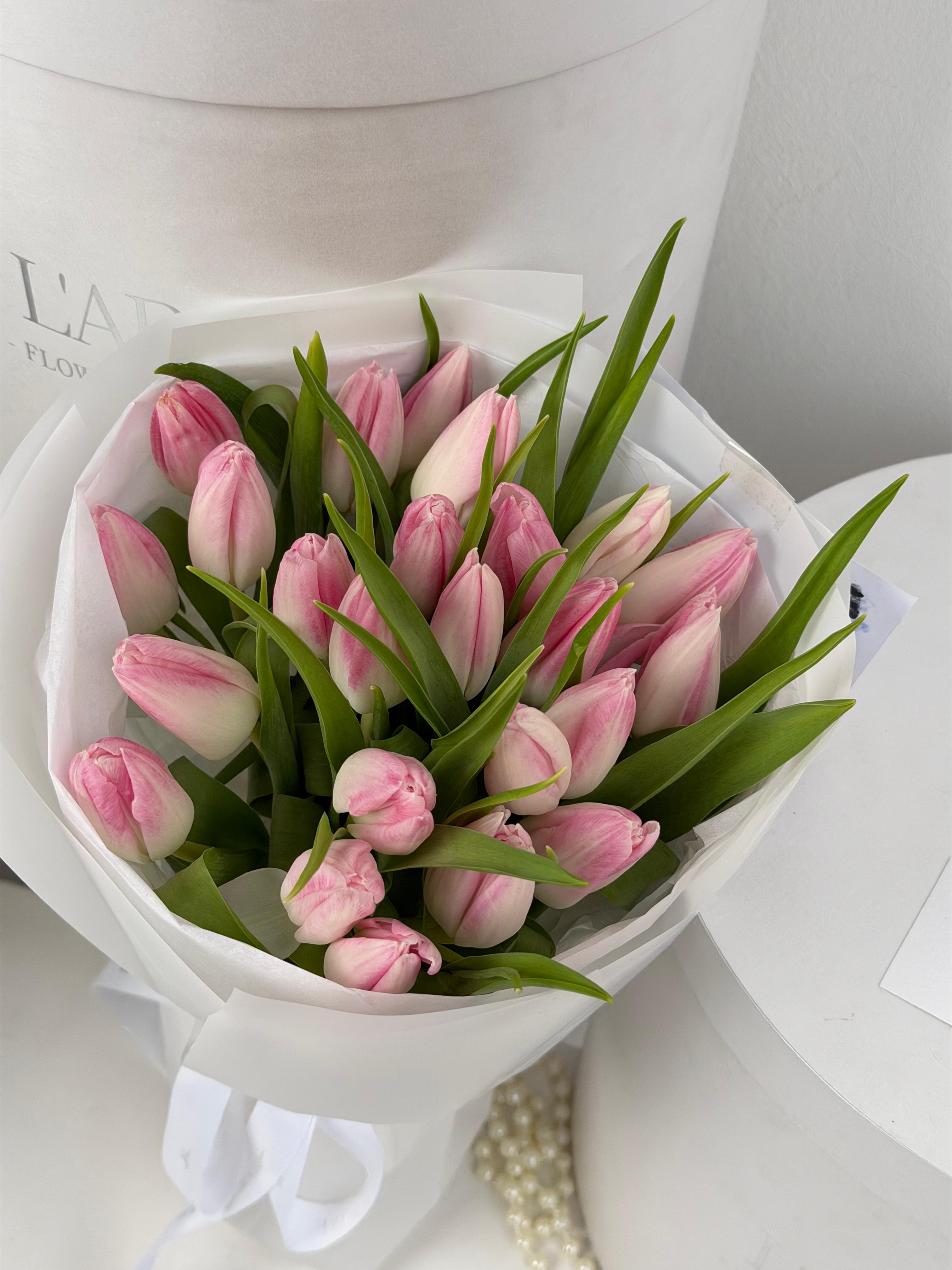 FLOWERS BOUQUET WITH LIGHT PINK TULIPS 25 PCS